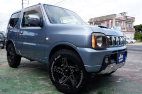 スズキ ジムニー 660 クロスアドベンチャー 4WD 毎回すぐに契約いただいているブリーズブルーのXアドベンチャーAT 車です。気になる方はお早に！