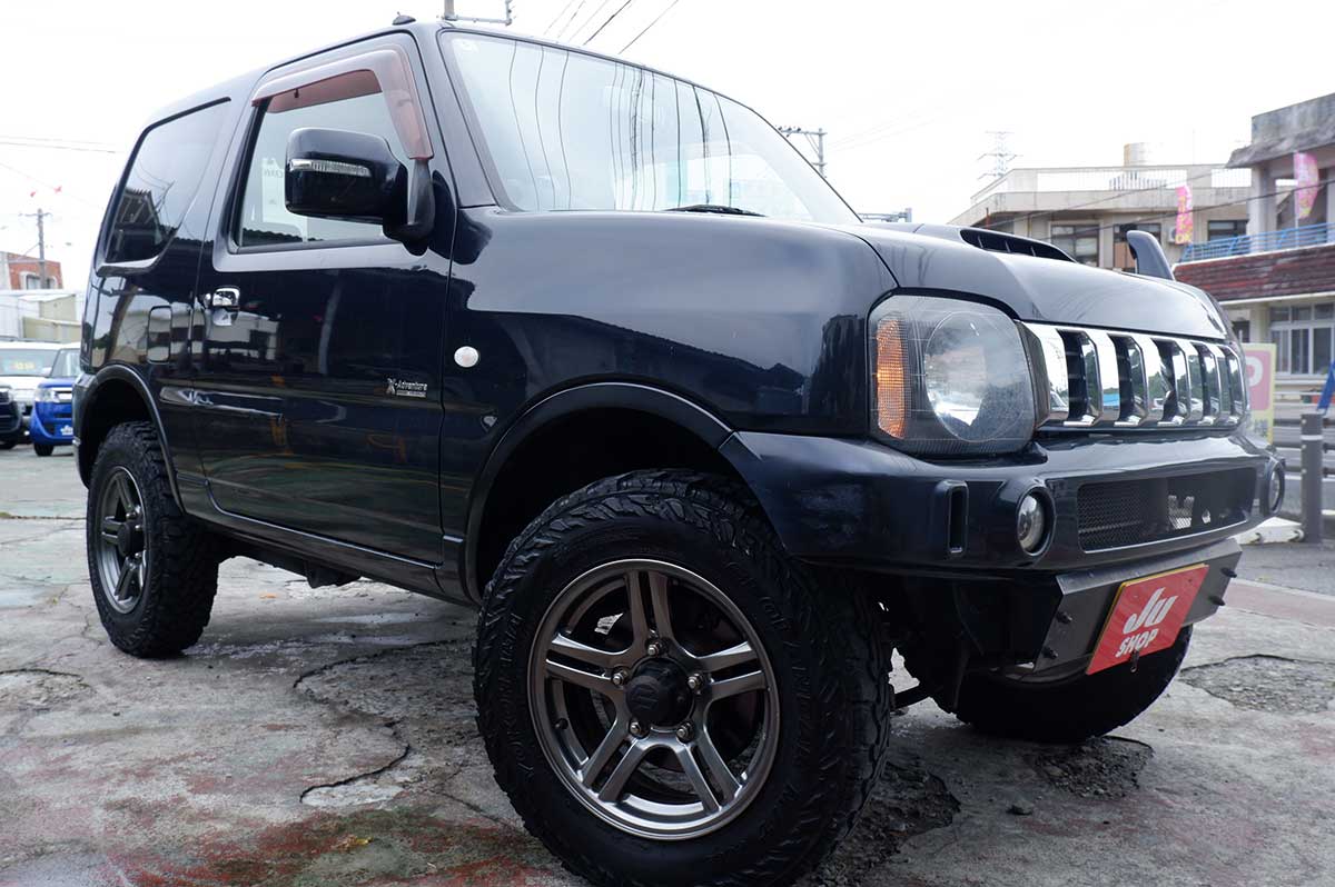 ジムニー 660 クロスアドベンチャー 4WD 人気のブラックXアドベンチャーマニュアル車！リフトアップやツイーターなど、音にも走りにも拘ったジムニー
