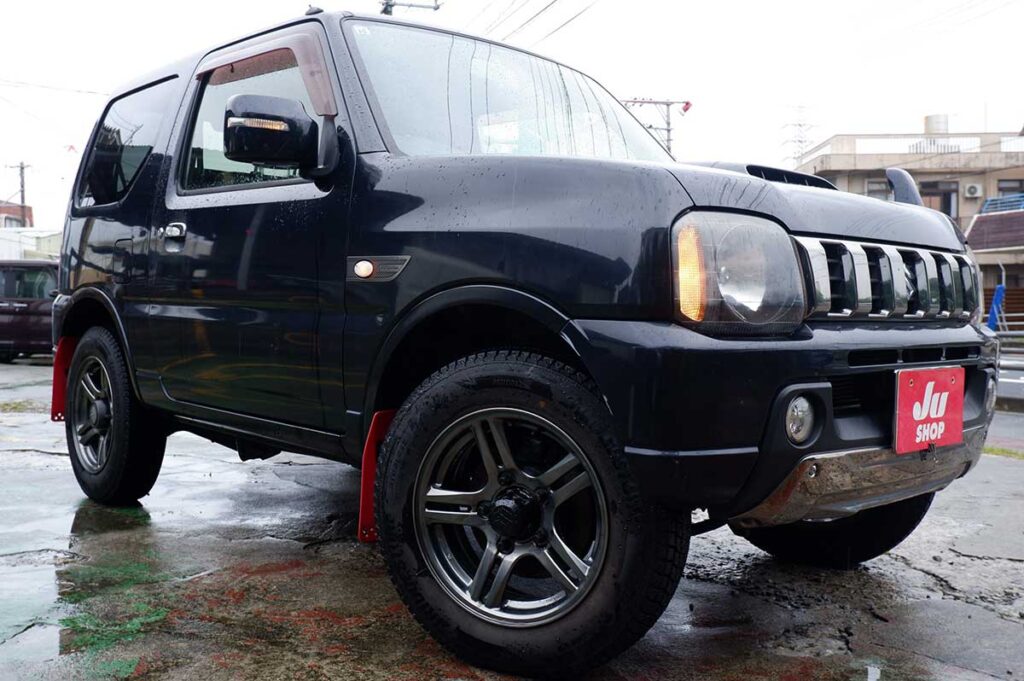 スズキ ジムニー 660 ランドベンチャー 4WD 本土仕入れの修復なし車両です。豊富な経験を生かしたカスタムご提案可能です。お気軽にご相談ください。